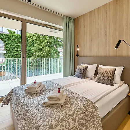 Golden Hour Apartments-greeneri 22